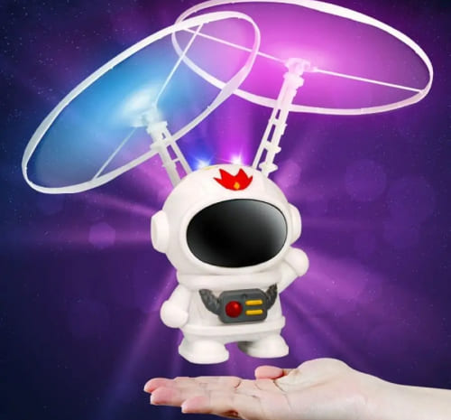 Літаючий космонавт на ручному керуванні